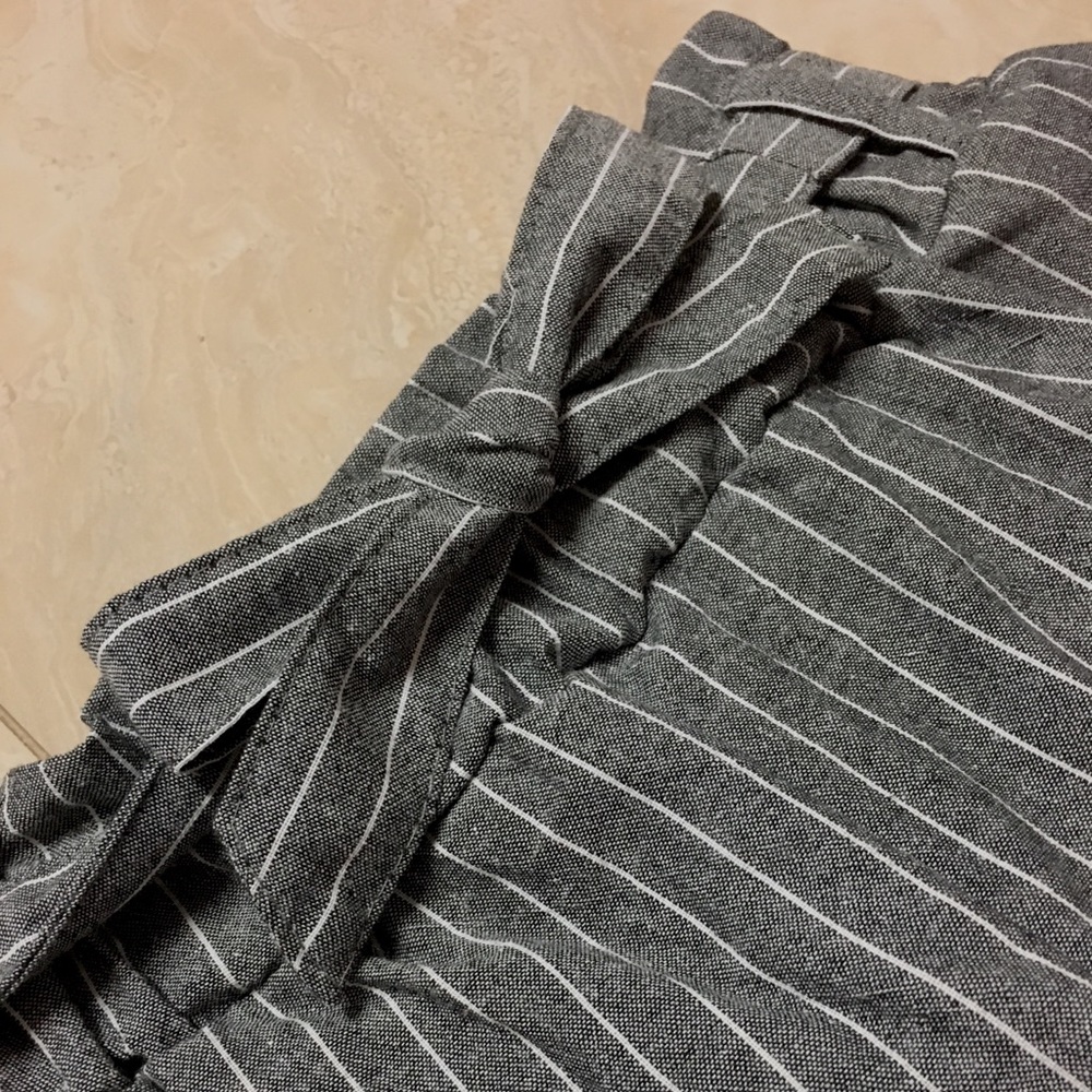 High-waisted striped taper pants - Picture 5 of 5